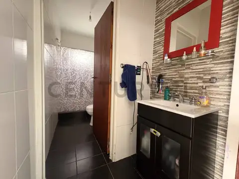 Larroque 1400, Piso 0
