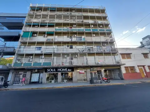 DEPARTAMENTO 3 AMBIENTES CON BALCON - EXCELENTE UBICACION - CENTRO -