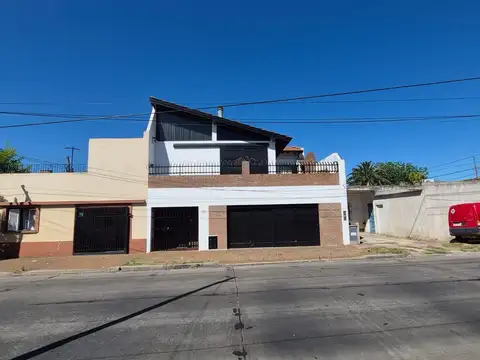 CASA BARRIO PARQUE BERNAL