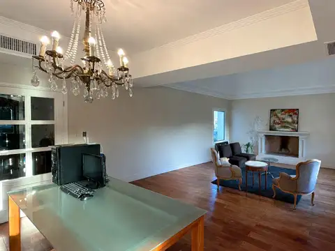 Casa en Venta con 3 cocheras