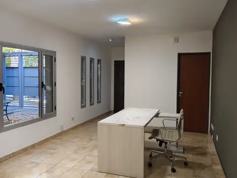 OFICINAS / LOCAL en alquiler - Pinar y Entre Rios