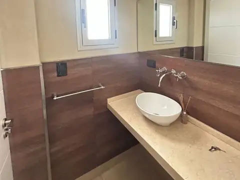 Departamento 4 ambientes con 3 baños