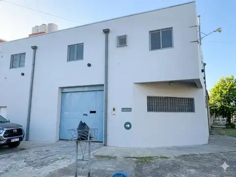 VENTA  3 DEPARTAMENTOS MAS LOCAL
