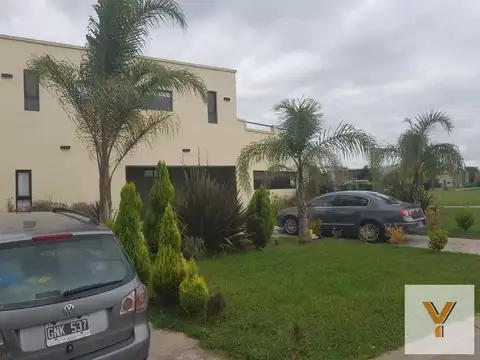 Casa en venta - 5 Dormitorios 4 Baños - Cochera - 890Mts2 - Escobar
