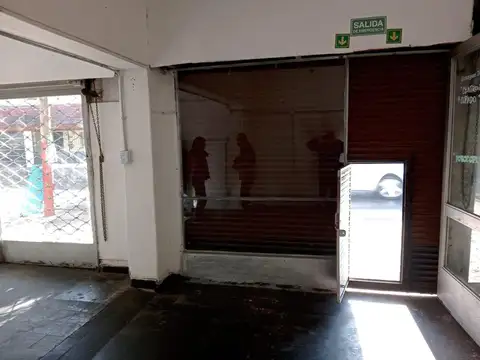 Local en Alquiler en Jose Leon Suarez, $ 600.000