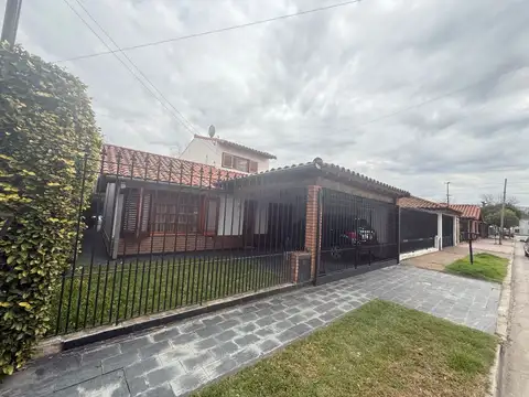 Casa en Venta en Valentin Alsina, USD 150.000