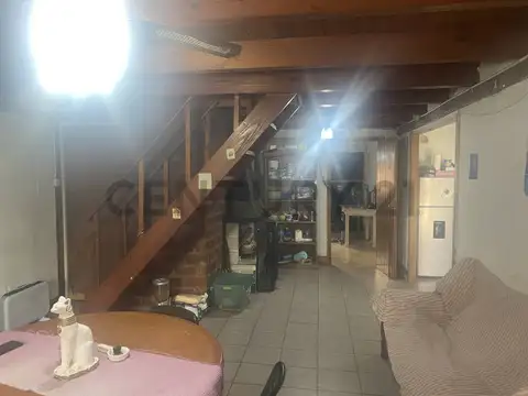 VENTA. 28 Y 530. LOTE PROPIO CON CASA AMERICANA Y LOCAL