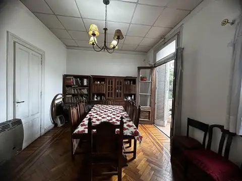 Depto Tipo Casa 4 ambientes con 2 baños