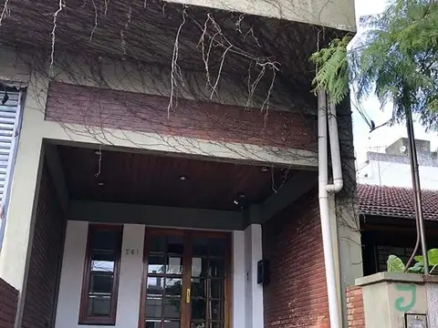 OPORTUNIDAD depto 2 amb c/terraza propia a mts estación 