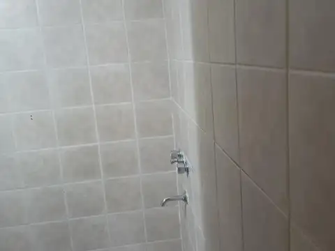 Casa 2 ambientes con 1 baño