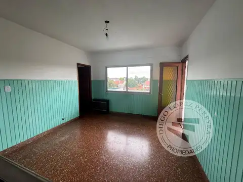 Depto Tipo Casa 4 ambientes con 2 baños