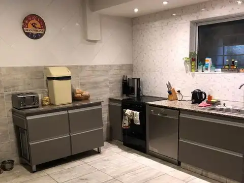 CASA 6 AMBIENTES EN 2 PLANTAS