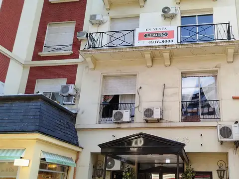 Marcelo T de Alvear y Esmeralda 2 dormitorios con dependencia, en Edificio Charcas !