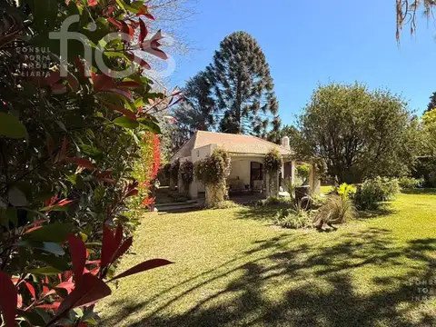 VENTA CASA 1 DORMITORIO CON PARQUE, PILETA Y QUINCHO EN FUNES