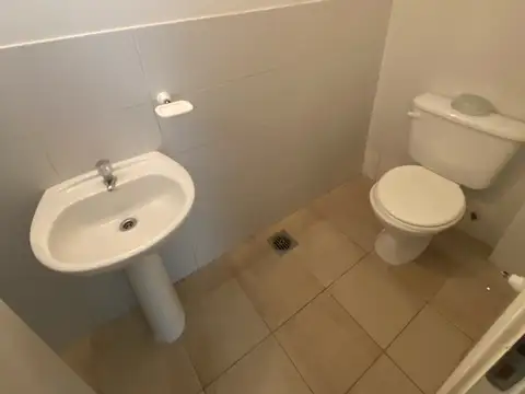Local en Alquiler en Quilmes Oeste, $ 600.000