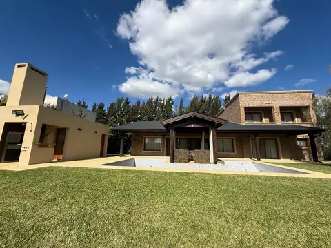 Venta de casa exclusiva en Estancia Smithfield