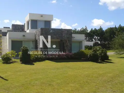 Casa en Venta de 5 dormitorios