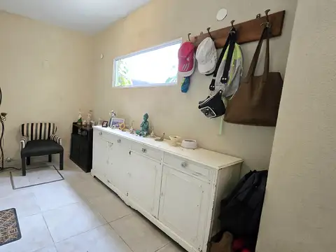 Bucarelli 3000, Piso PB