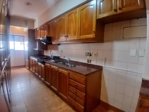 Depto Tipo Casa 5 ambientes con 2 baños