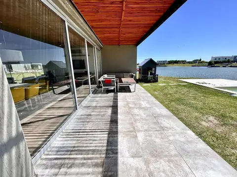 VENTA CASA A LA LAGUNA BARRIO SAN SEBASTIAN A1