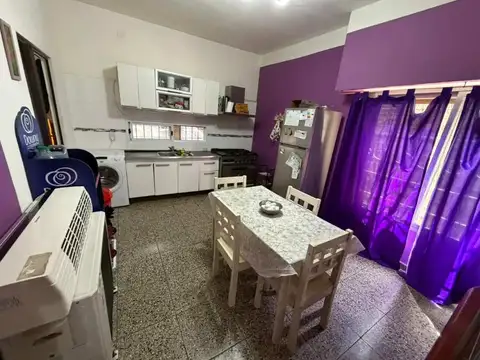 Casa 4 ambientes con 1 baño
