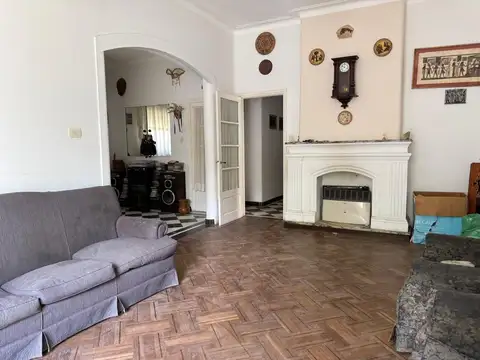 Venta casa 3 dormitorio, jardín y quincho - ALEM AL 3100