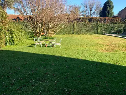 Casa en Alquiler Temporal con 2 cocheras