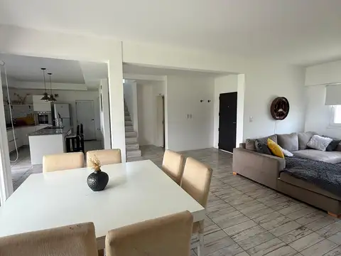 IMPECABLE 4 AMBIENTES, VISTA AL LAGO