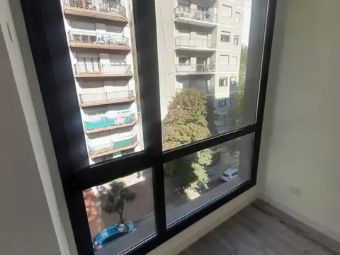 Corrientes 2400 , Piso 4