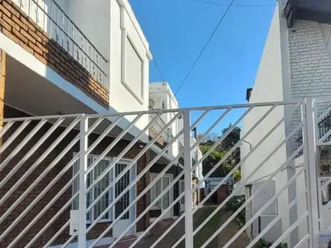 Depto Tipo Casa en Venta de 2 ambientes