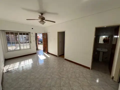 Depto Tipo Casa en Alquiler de 2 ambientes