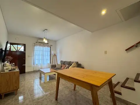Casa en Alquiler en El Palomar, $ 900.000