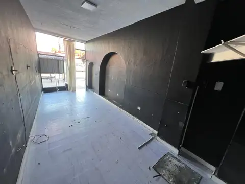 Local en Alquiler Via Púb.