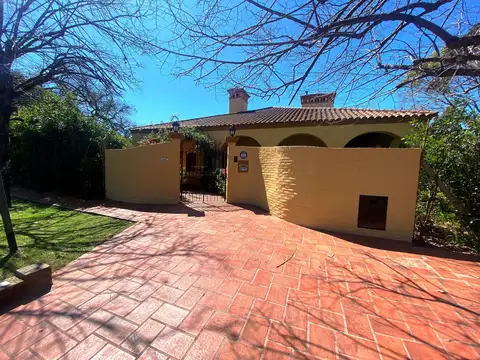Casa en Venta con 10 cocheras