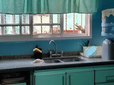 Casa 3 ambientes con 1 baño