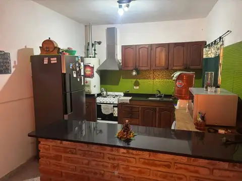 Casa 4 ambientes con 1 baño