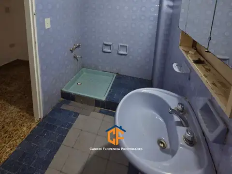 J M Campos 1900, Piso 1