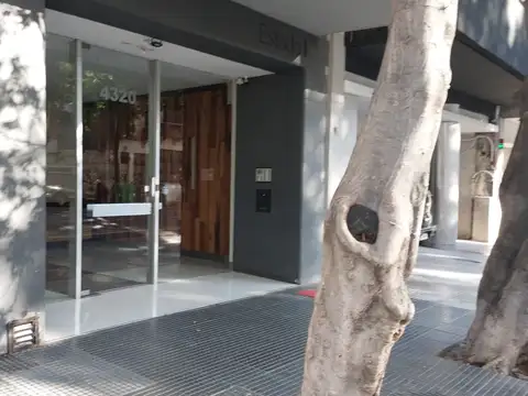 EXCEPCIONAL PROPIEDAD 8 AÑOS DE ANTIGUEDAD AL FRENTE CON BALCON
