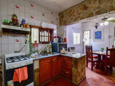 CASA EN VENTA CITY BELL 2 DORMITORIOS