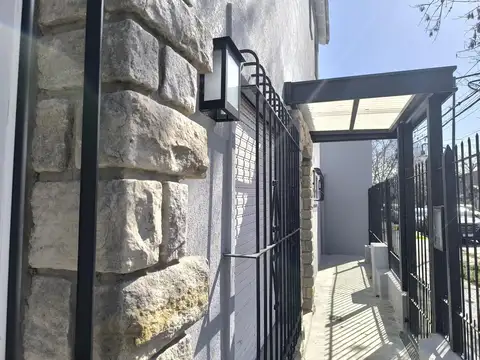Casa 7 ambientes con 1 baño