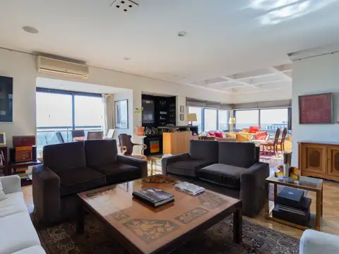 Av. del Libertador y Suipacha