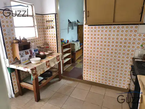 Casa en Venta con 4 cocheras