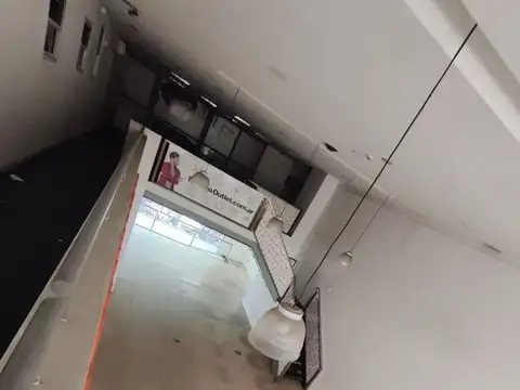 Local en Alquiler en Morón, $ 8.000.000