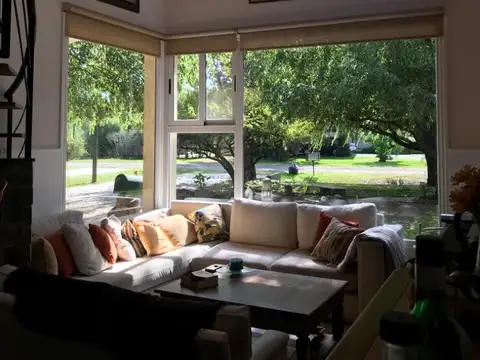 Hermosa Casa Con Gran Vegetación En Venta - CUBE BARRIO PRIVADO NÁUTICO