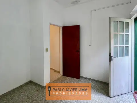 VENTA DE DEPARTAMENTO TIPO CASA 2 AMB FTE EN CASEROS. TRES DE FEBRERO