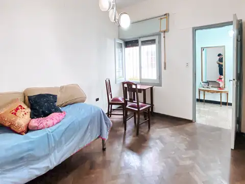 Casa 8 ambientes con 1 baño
