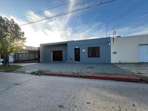 CASA EN VENTA - ALBERDI AL 300