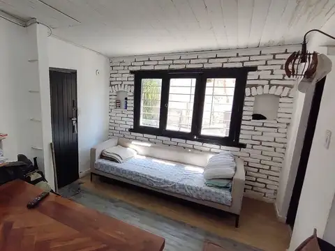 Casa 3 ambientes con 1 baño