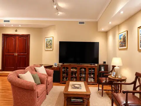 Casa 7 ambientes con 3 baños