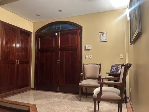 Casa 7 ambientes con 3 baños